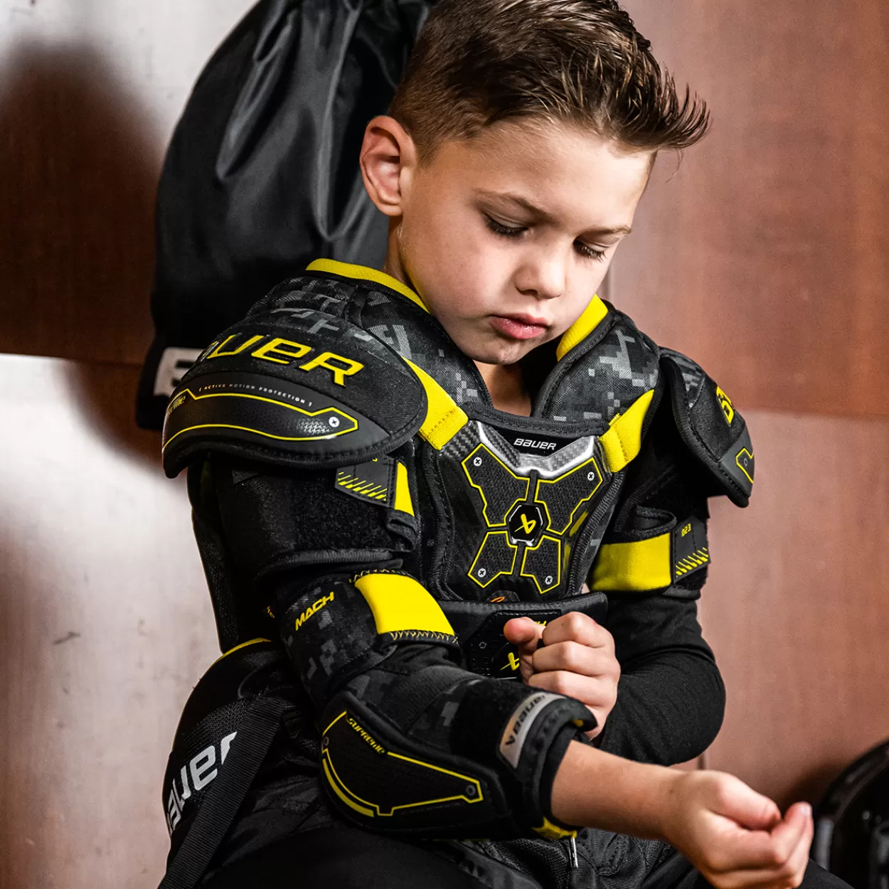 Shop SUPREME MACH ELBOW PAD Elbow Pads